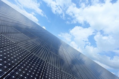 La recherche se penche sur la serre photovoltaïque du futur