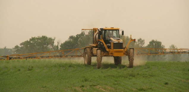 Les règles d’épandage des pesticides vont être revues