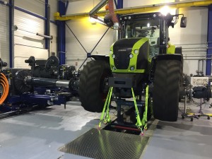 Des bancs d’essais qui permettent de simuler 10 ans de vie de tracteur en 4 semaines !