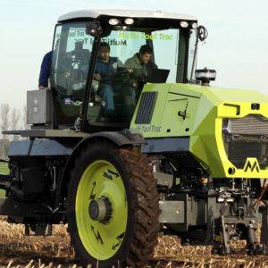 Que devient le « premier tracteur électrique » ?